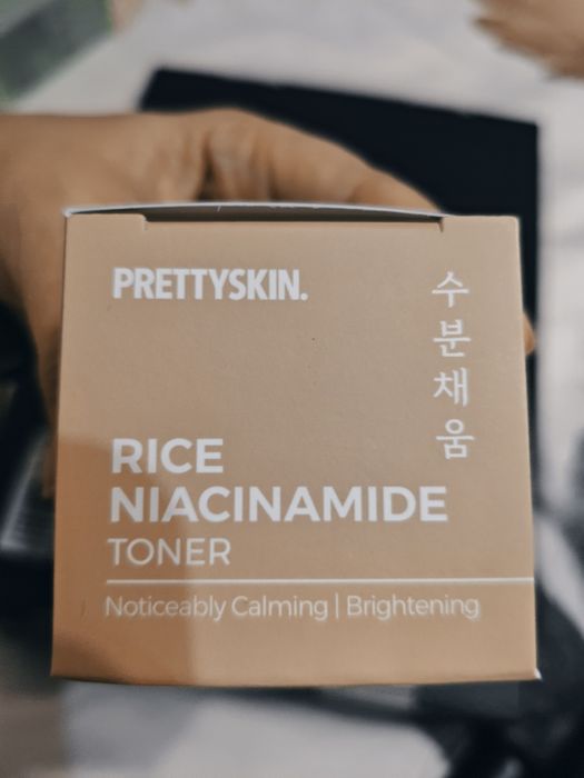 Toner cu niacinamide
