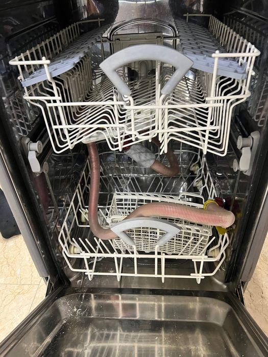 Встраиваемая посудомоечная машина