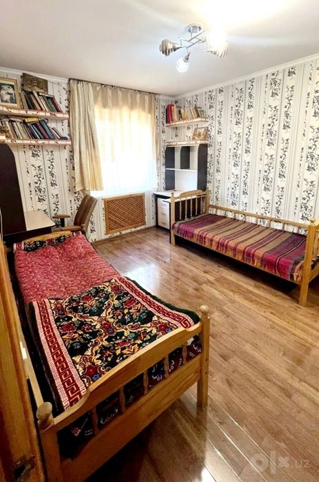 Продается 2/4/4,Чиланзар 23, балкон 2x6, кирпич, 54 м²