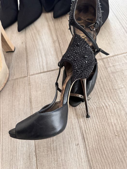 Обувки на висок ток