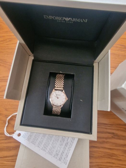 Vând ceas armani nou