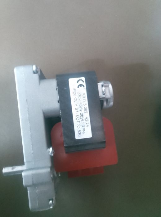 Două motoare pentru șnec,melc