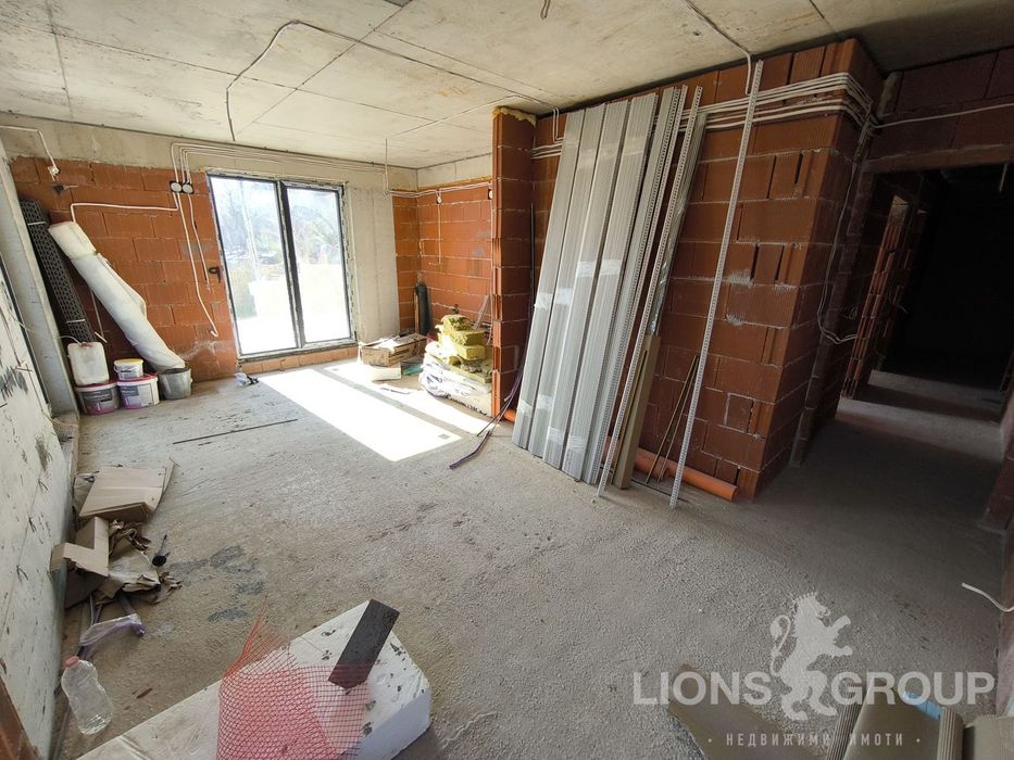 Продава се Тристаен апартамент в Варна, Изгрев - 115 кв.м за 697 €/кв.м - Снимка #1