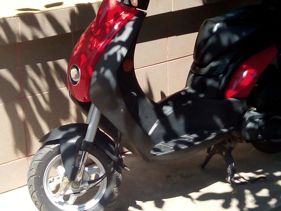 Scuter Peugeot 50 cmc putin folost , pret de iarna