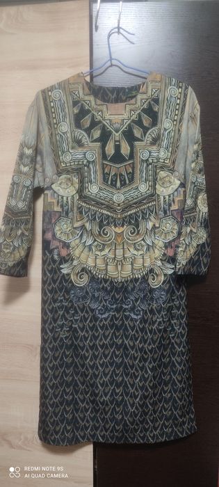 Женские платья от дизайнера