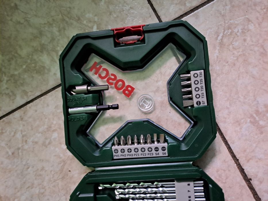 Vând trusă pentru bormașină