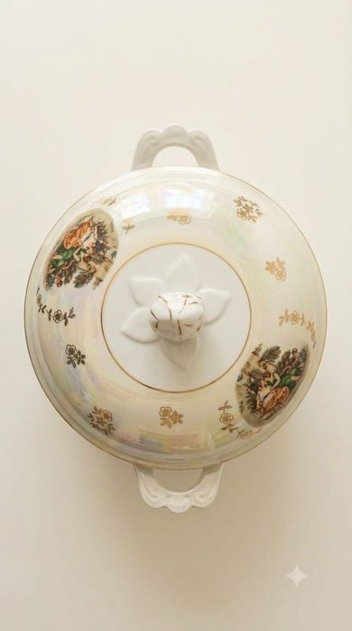 Супница, фарфоровая