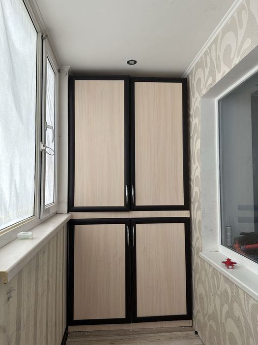 Четырехдверный шкаф