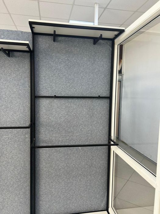 Продам стелажи и кресло