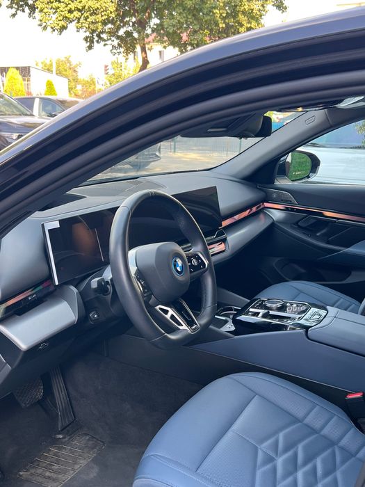 Bmw i5 40l 2025 yil