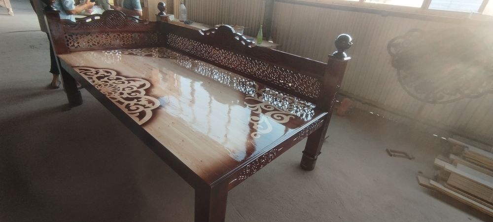 Transformer xontaxta yasayman turli xil razmerda tut yongʻoq daraxtdan