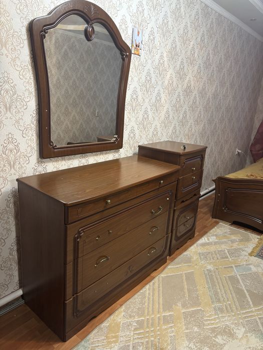 спальный комплект мебели