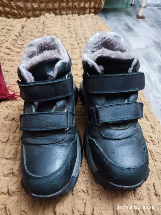 Продам зимние ботинки