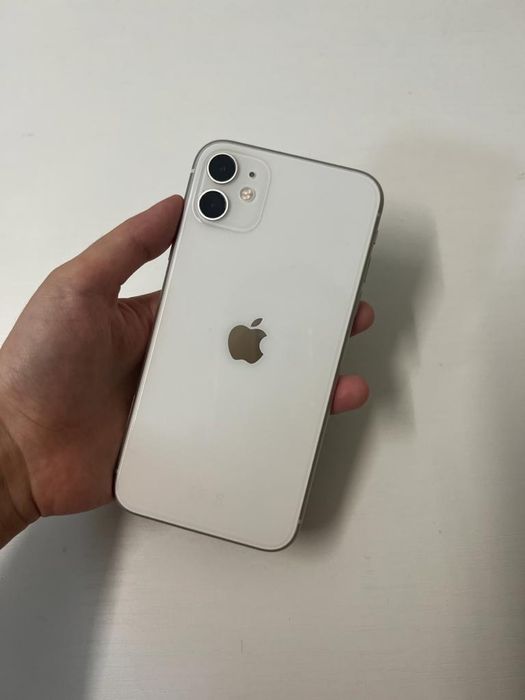 Телефон айфон 11  128 гб
