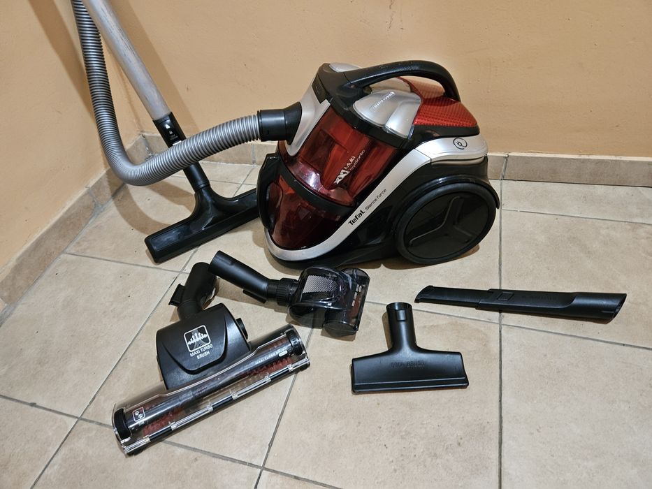 Пылесос Tefal со всеми насадками рабочий