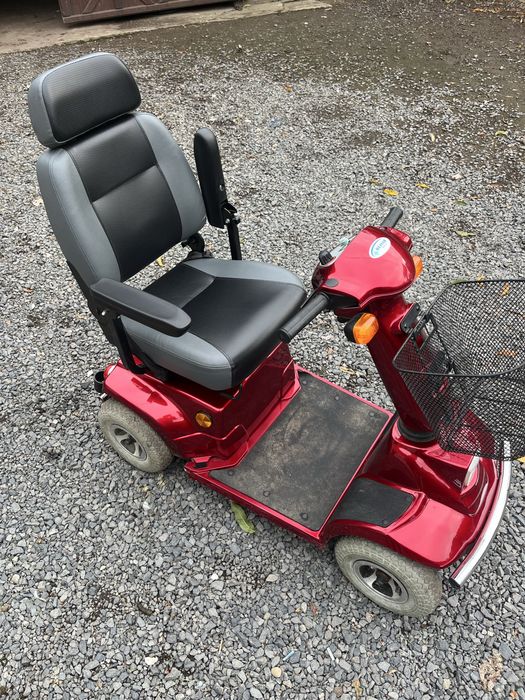 Carucior electric pentru oamni cu dizabilitai