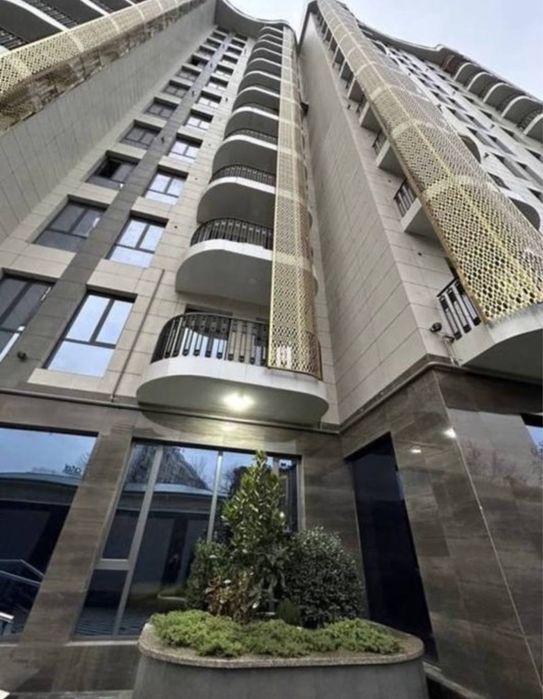 Новостройка SkyLine Tower 2 комнатная 5 этаж, 73м2. Коробка. Сквозная