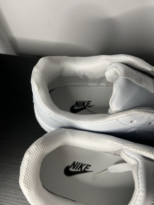 Vand Air Force 1 albi