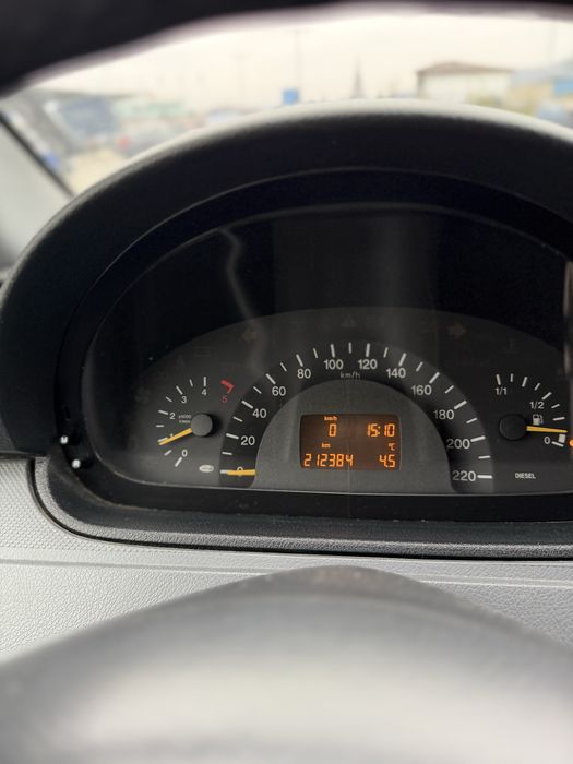 Mercedes Vito 110кс 9 местен Ръчка