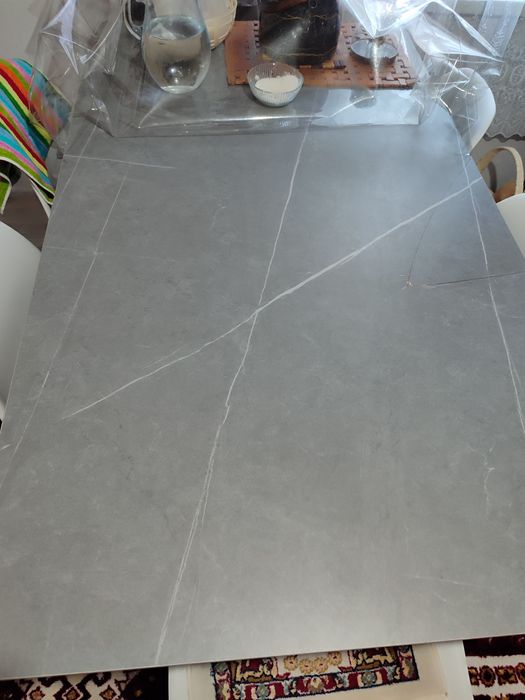 Продам обеденный стол.140х80х75.