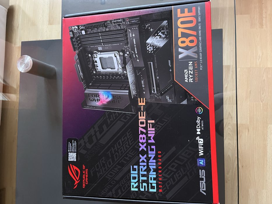 ASUS ROG Strix X870E-E Gaming WiFi AMD RYZEN AM5 AI ready