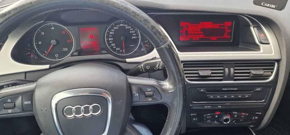 Vând Audi A4 B8 – 2.0 TDI, 143 CP, 2009 – 6000 €