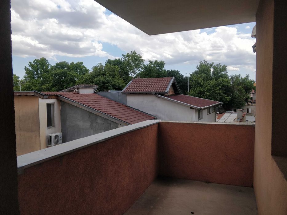 Продавам 2-СТАЕН - град Добрич, Пинета, паметник Пейо Буюклията