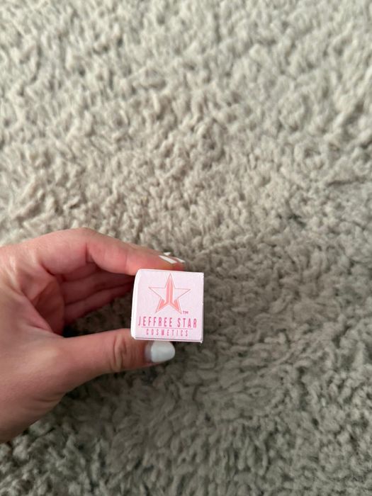 jeffree star cosmetics velvet trap ruj culoare man down