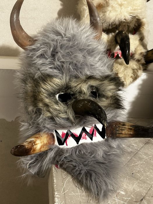 Кукерски маски за сурва