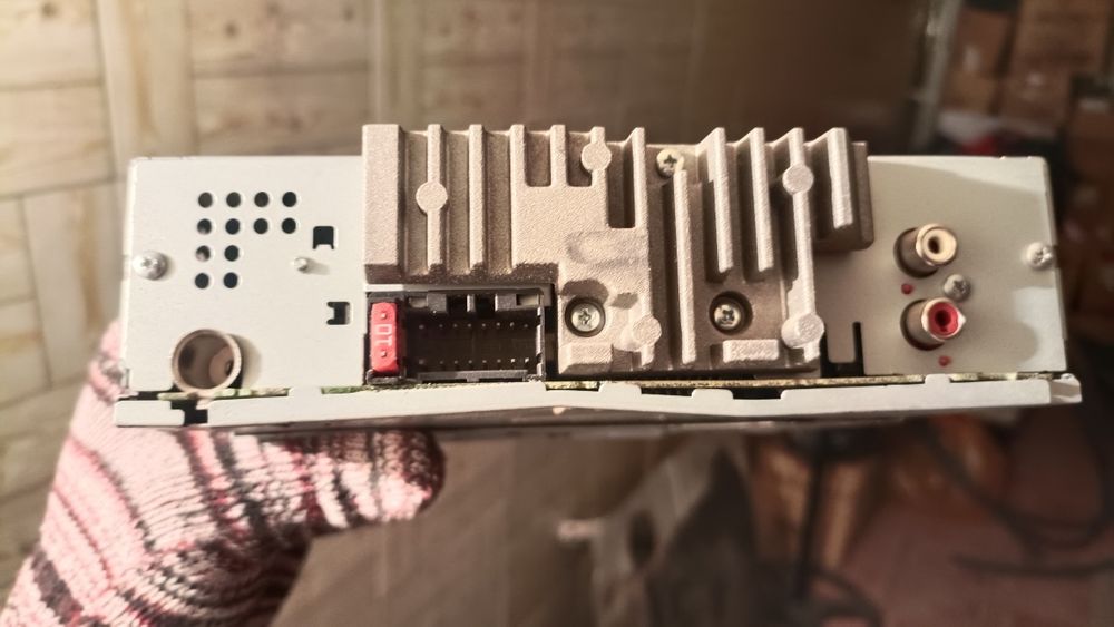 Продается автомагнитола пионер