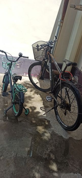 Два велосипеда в рабочем состоянии.