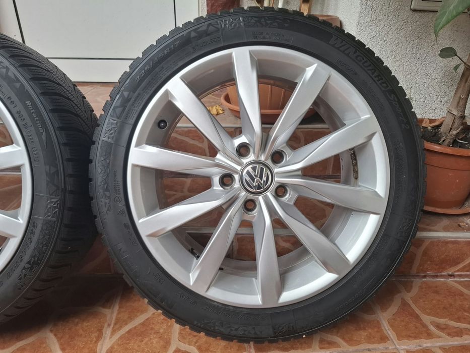 Set 4 Jante Aliaj VW Golf 7 R-Line Dijon R17 + Anvelope Iarnă Nexen 225/45 R17 DOT 2022 (Profil 6.5-7mm)