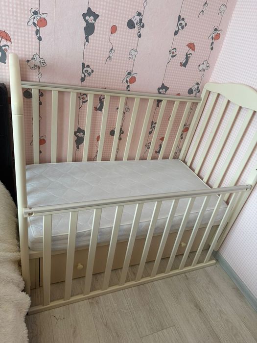 Продам детскую кроватку