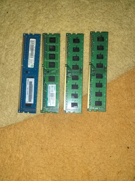 Vand piese pc ( am si de laptop)