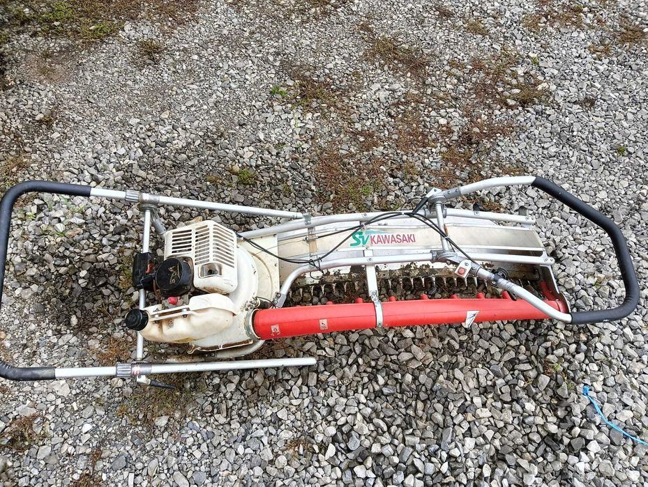 ТРИМЕРНИ МАШИНИ KAWASAKI SV100 ЗА СЪБИРАНЕ НА АРОМАТНИ РАСТЕНИЯ, БИЛКИ, ЛАВАНДУЛА, ПОДПРАВКИ – 2бр.+КОЛИЧКА