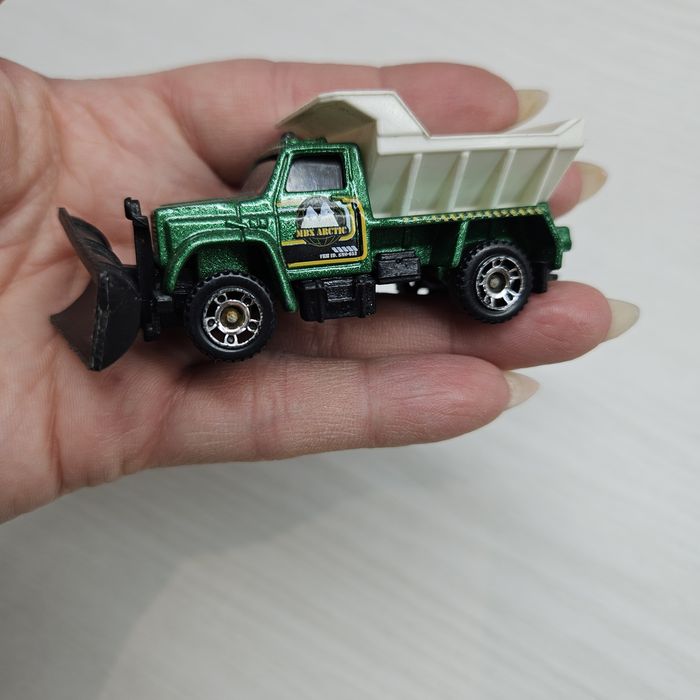 Машинки модельки маленькие