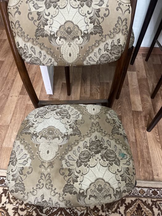 Стол обеденный +5 стульев