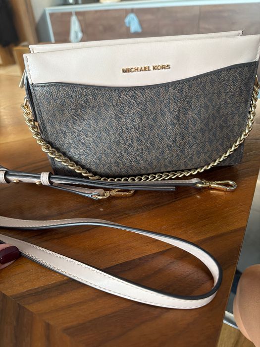 Чанта Michael Kors.