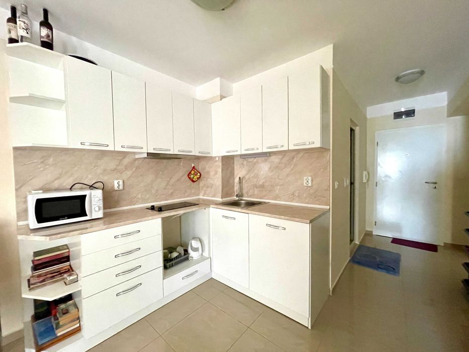 Продава се Тристаен апартамент в Поморие - 83 кв.м за 844 €/кв.м - Снимка #4