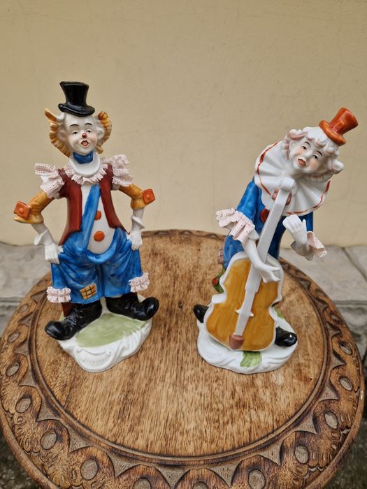 Чифт прекрасни антикварни колекционерски порцеланови фигури статуетки