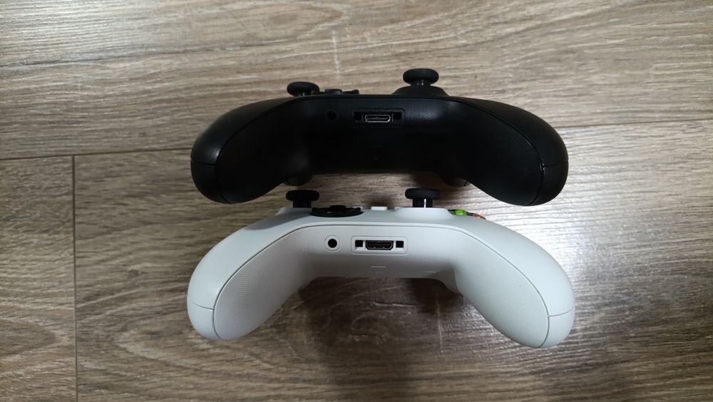 Xbox Series S, 2 геймпад