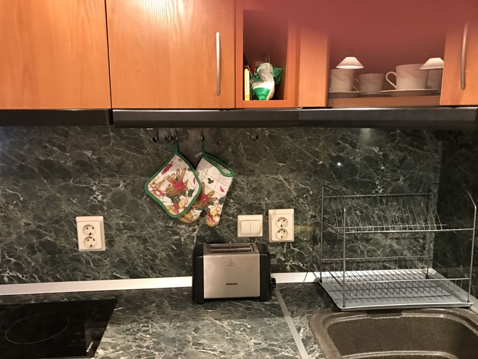 Дава се под наем Тристаен апартамент в София, Гоце Делчев - 110 кв.м за 847.62 € - Снимка #2