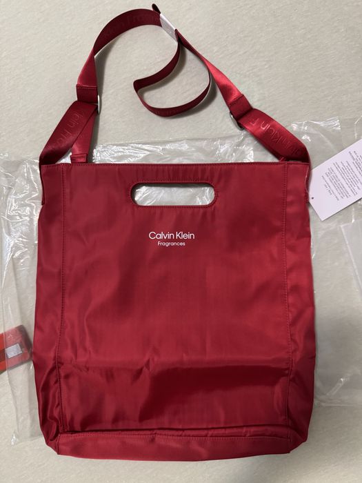 Дамска чанта calvin klein, mugler & versace