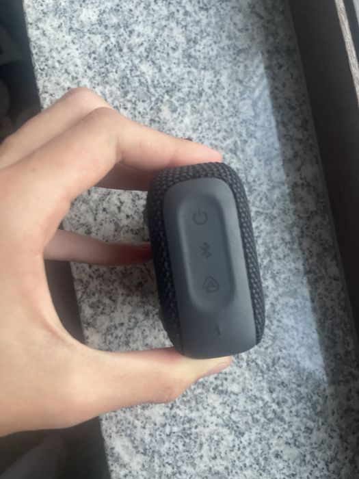 Boxa jbl go 4 cu cablul de încărcare