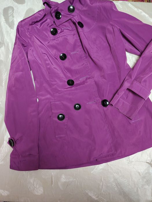 Женская куртка и плащ