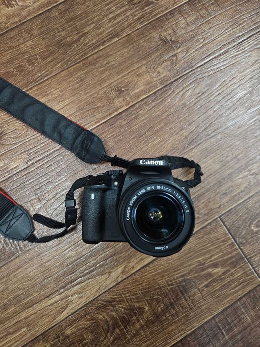Фотоаппарат Canon.