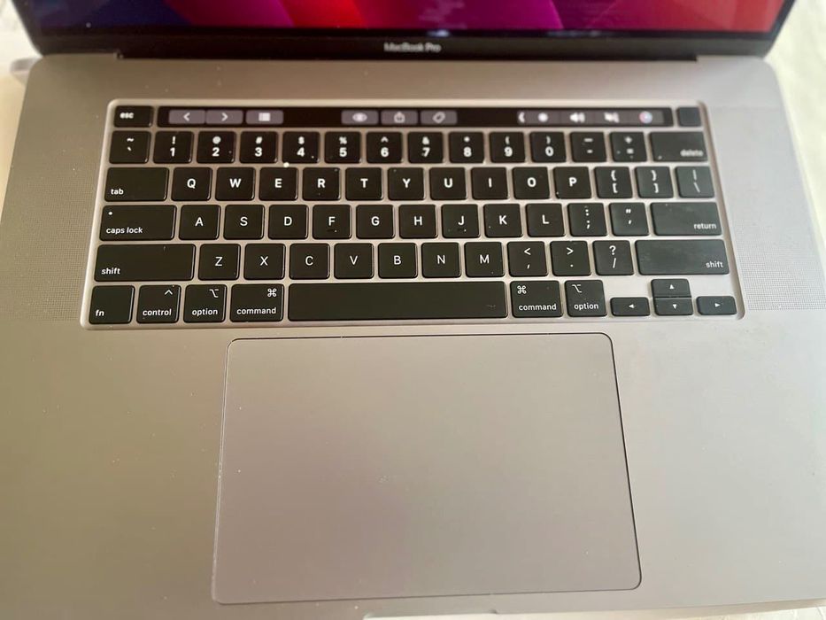 Macbook Pro 16” 2019 Touchbar i9, 64GB RAM. / 2TB SSD - Space Gray