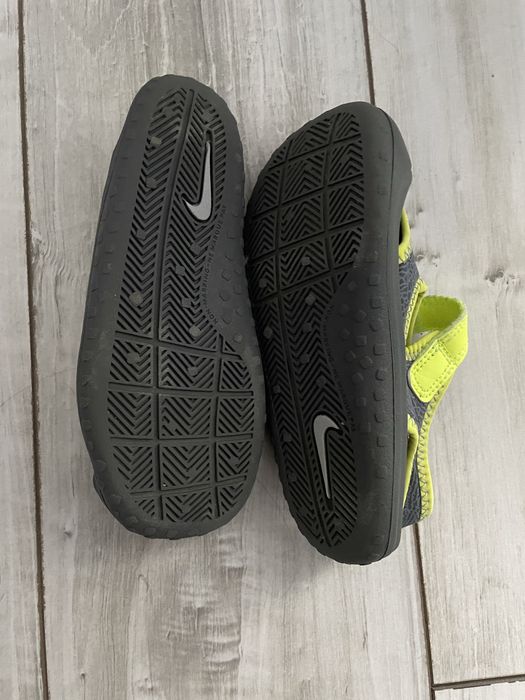 Sandalute nike marime 16.5cm