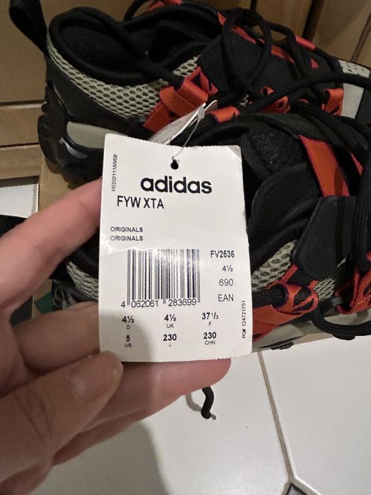 Vand Adidas FYW XTA