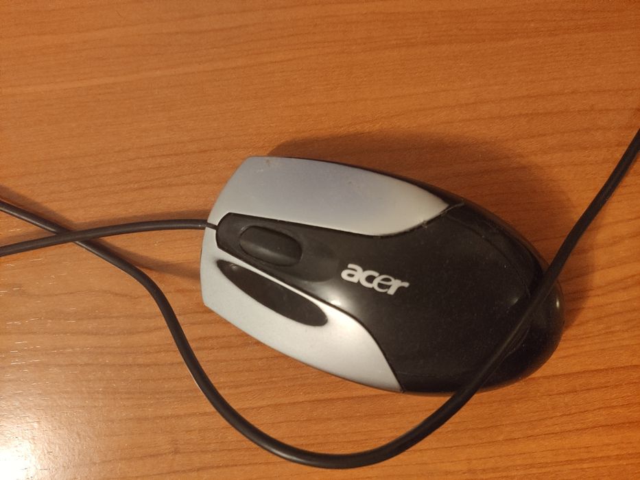 Inspiron 530 intel core duo 4700, 320gb, dvd rw + mouse cadou